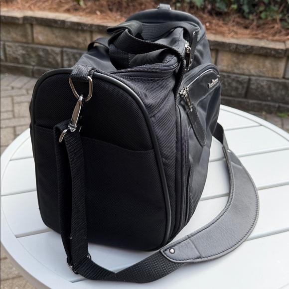 HARTMANN SMALL CARRY ON COSMETIC, TOILETRY BAG BLACK NILON WITH STRAP - Picture 2 of 14